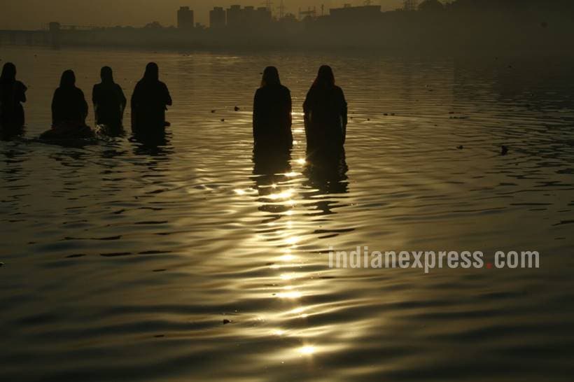 chhath puja photos, Chhath puja images, Chhath puja 2017 pictures, chhat puja bihar, bihar chat pooja pics, chhath puja, chat puja, chhath pooja images, when is chhat 2017, chhath puja dates, significance of chhath pooja, Indian express, Indian express photos