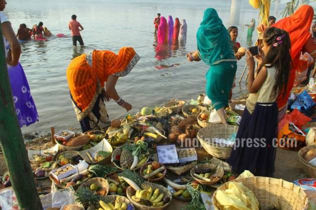 chhath puja photos, Chhath puja images, Chhath puja 2017 pictures, chhat puja bihar, bihar chat pooja pics, chhath puja, chat puja, chhath pooja images, when is chhat 2017, chhath puja dates, significance of chhath pooja, Indian express, Indian express photos