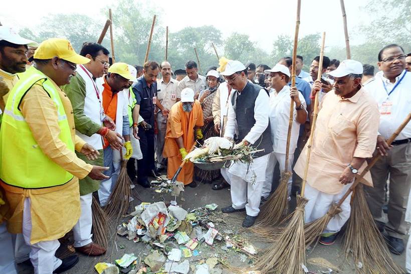 yogi adityanath photos, taj mahal photos, adityanath taj mahal photos, adityanath taj mahal pics, yogi in taj mahal, taj mahal controversy, yogi adityanath images, up cm, agra, adityanath in agra images, adityanath agra visit pics, yogi agra pictures, indian express