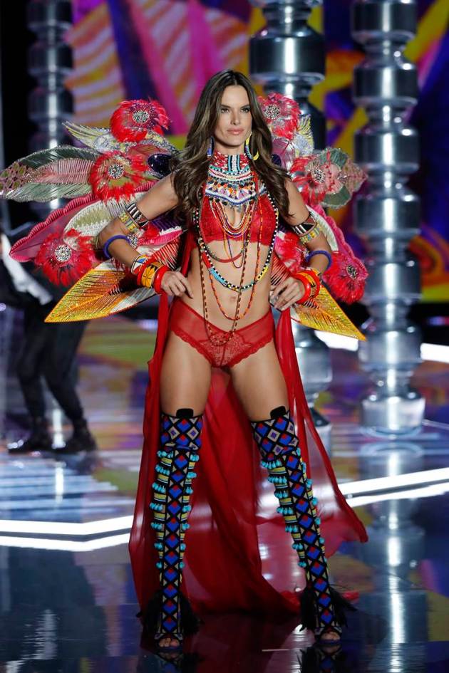 victoria's secret, victoria's secret annual show 2017, victoria's secret annual show in china, bella hadid in victoria's secret show, models walking for victoria's secret annual show, indian express, indian express news