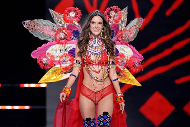 victoria's secret, victoria's secret annual show 2017, victoria's secret annual show in china, bella hadid in victoria's secret show, models walking for victoria's secret annual show, indian express, indian express news
