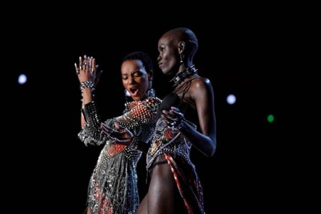 victoria's secret, victoria's secret annual show 2017, victoria's secret annual show in china, bella hadid in victoria's secret show, models walking for victoria's secret annual show, indian express, indian express news