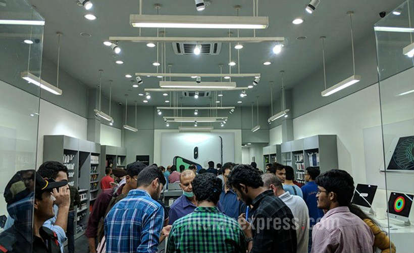 iPhone X, Apple iPhone X, Apple, iPhone X launch, iPhone X India, iPhone X price, iPhone X specifications, iPhone X features, iPhone X availability, iPhone X distributors, iPhone X offers, iPhone X discounts