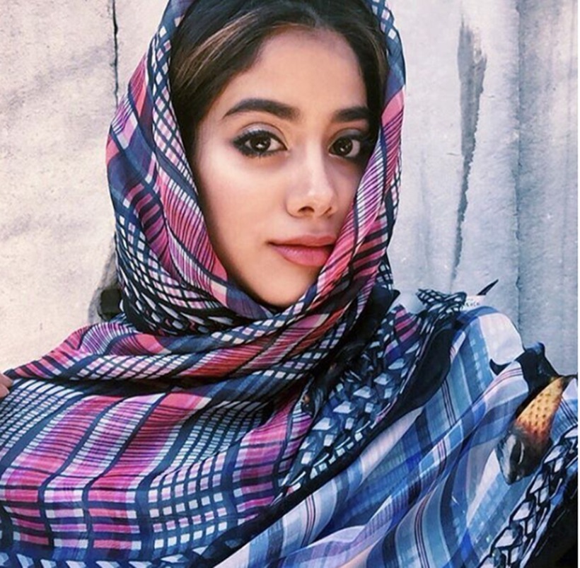 Janhvi Kapoor, Janhvi Kapoor latest photos, Janhvi Kapoor fashion, Sara Ali Khan, Sara Ali Khan latest photos, Sara Ali Khan fashion.