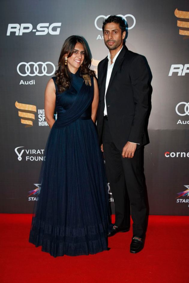Ashihs Nehra photos, Virat Anushka photos, Kohli Anushka photos