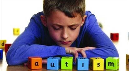 Autistic children: play with others