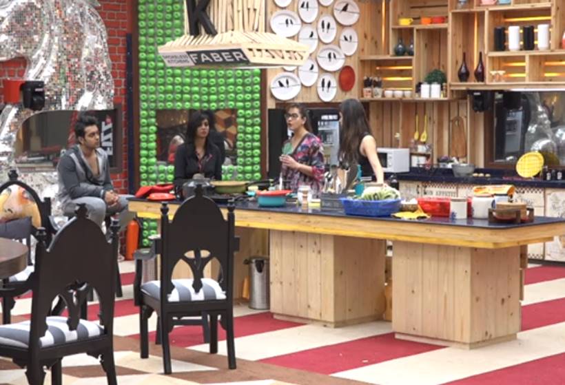 bigg boss 11, bigg boss photos, bigg boss 11 fights, bigg boss biggest fights, bigg boss episode photos