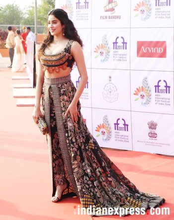 Xx Video Aishwarya Rai - Deepika Padukone, Aishwarya Rai Bachchan, Kareena Kapoor Khan: Fashion hits  and misses of the week (Nov 19 â€“ Nov 25) | Lifestyle Gallery News,The  Indian Express
