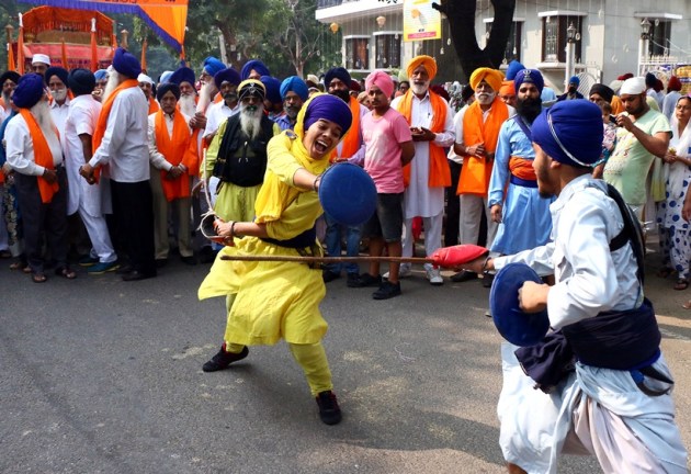 Guru Nanak Jayanti 2017, guru nanak jayanti photos, guru nanak jayanti celebration pics, gurunanak jayanti gurudwara pics, guru nanak jayanti birth anniversary, Gurpurab images, Gurpurab celebration, Guru Nanak Dev saint, Indian express, Indian express news