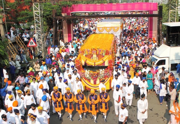 Guru Nanak Jayanti 2017, guru nanak jayanti photos, guru nanak jayanti celebration pics, gurunanak jayanti gurudwara pics, guru nanak jayanti birth anniversary, Gurpurab images, Gurpurab celebration, Guru Nanak Dev saint, Indian express, Indian express news
