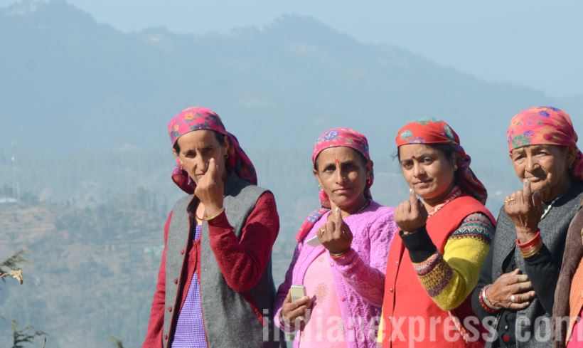 Himachal Pradesh Assembly Elections 2017, himachal pradesh elections pictures, himachal elections 2017, Virbhadra Singh, BJP, Prem Kumar Dhumal, Congress, Himachal Pradesh voting, VVPAT machines, India news, Indian Expres