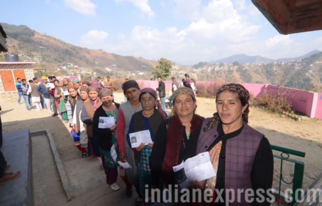 Himachal Pradesh Assembly Elections 2017, himachal pradesh elections pictures, himachal elections 2017, Virbhadra Singh, BJP, Prem Kumar Dhumal, Congress, Himachal Pradesh voting, VVPAT machines, India news, Indian Expres