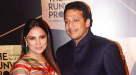 lara dutta, lara dutta bhupathi, mahesh bhupathi, lara dutta in sari, lara dutta in red sari, lara dutta fashion, lara dutta style, lara dutta news, lara dutta latest photos, lara dutta photos, celeb fashion, bollywood fashion, indian express, indian express news
