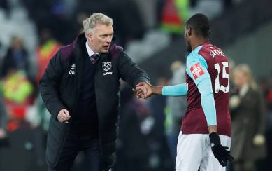 David Moyes and Diafra Sakho for West Ham United against Leicester City