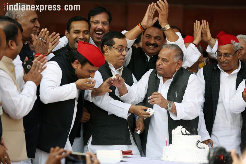 Mulayam singh yadav, Mulayam singh yadav birthday, Akhilesh Yadav, samajwadi party, Sp chief, Uttar Pradesh, BJP, Mulayam singh birthday photos, birthday celebration pics, india news, Indian epxress photos