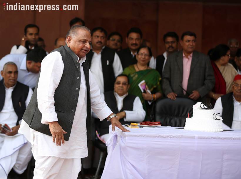 Mulayam singh yadav, Mulayam singh yadav birthday, Akhilesh Yadav, samajwadi party, Sp chief, Uttar Pradesh, BJP, Mulayam singh birthday photos, birthday celebration pics, india news, Indian epxress photos