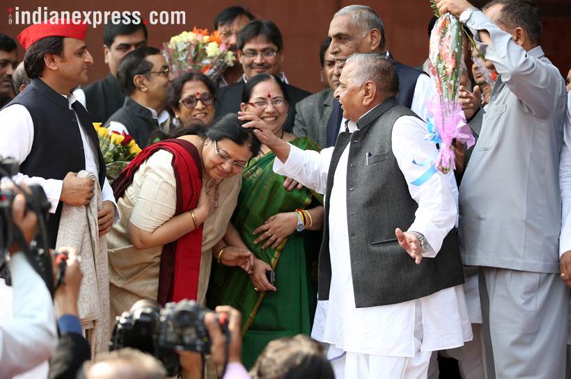 Mulayam singh yadav, Mulayam singh yadav birthday, Akhilesh Yadav, samajwadi party, Sp chief, Uttar Pradesh, BJP, Mulayam singh birthday photos, birthday celebration pics, india news, Indian epxress photos