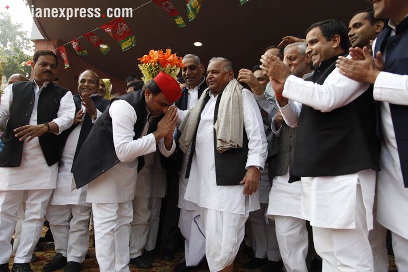 Mulayam singh yadav, Mulayam singh yadav birthday, Akhilesh Yadav, samajwadi party, Sp chief, Uttar Pradesh, BJP, Mulayam singh birthday photos, birthday celebration pics, india news, Indian epxress photos