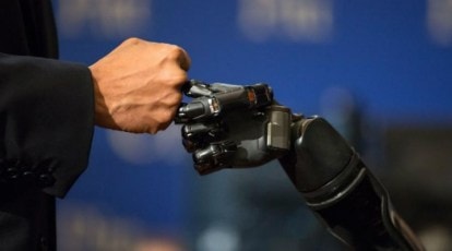 Robotic arms can be controlled by long-term through electrodes in