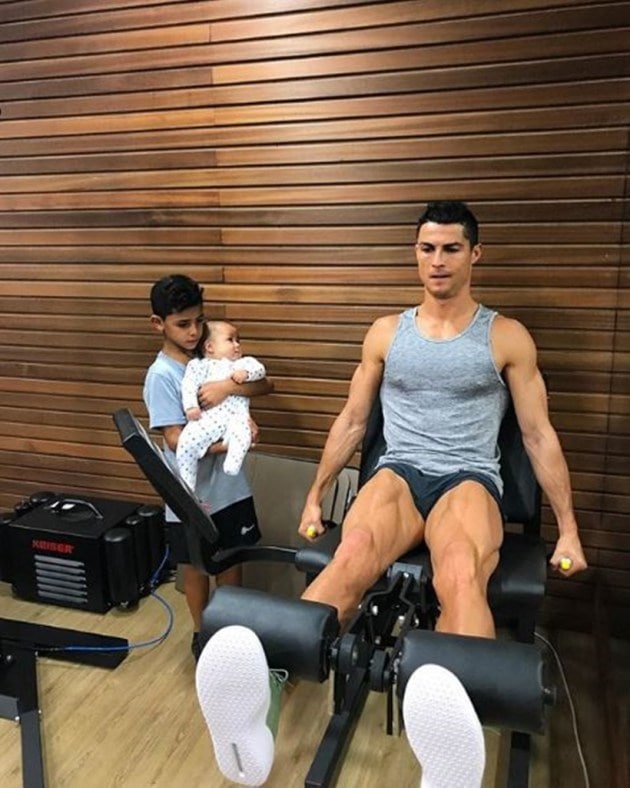 cristiano ronaldo, ronaldo pictures, georgina rodrigues, cristiano ronaldo junior, ronaldo father, ronaldo family pics, football, sports images, indian express