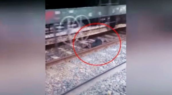 train man uttar pradesh, uttar pradesh, train passed over man, man train, train runs over man, indian express, indian express news