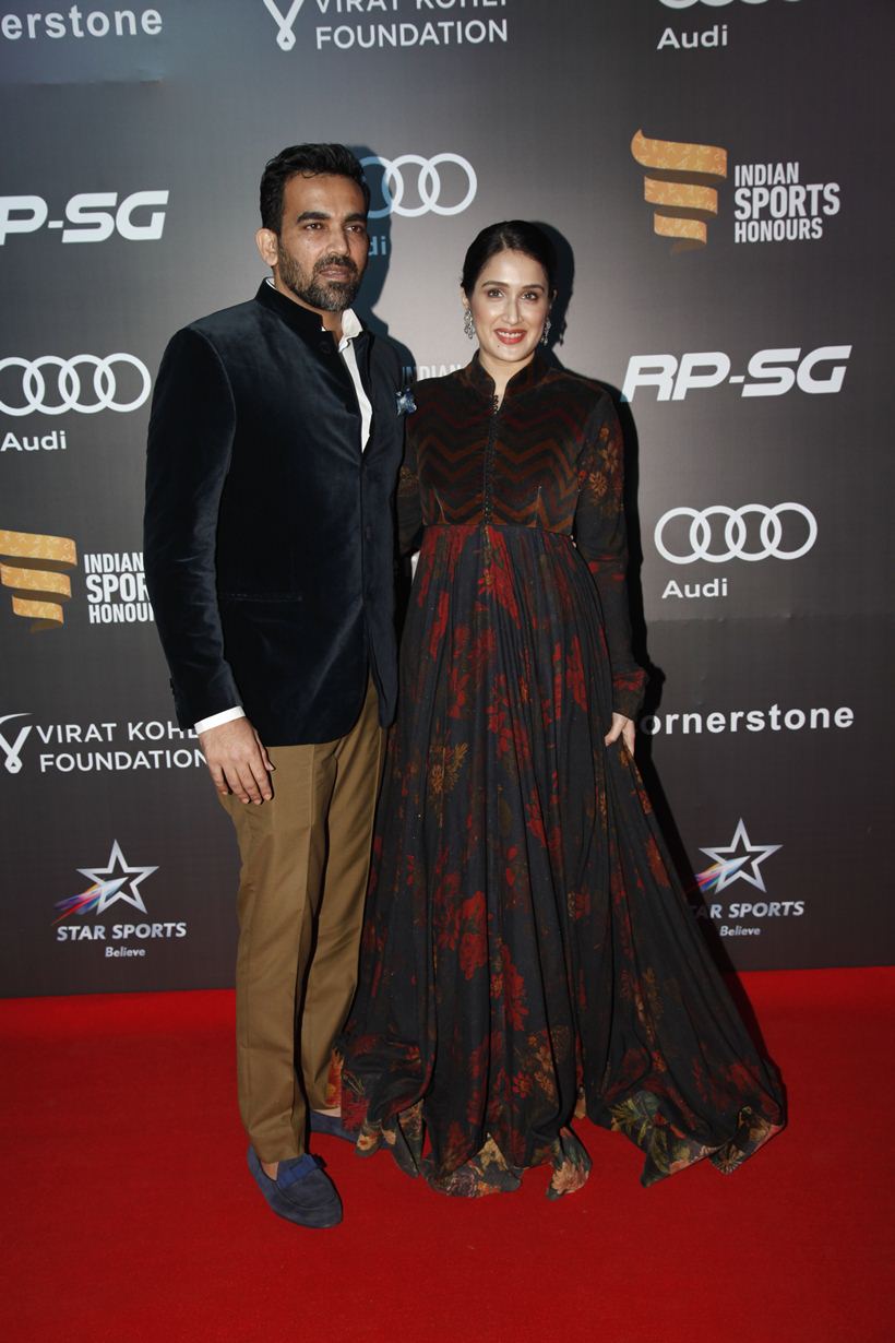 Zaheer Khan Sagarika Ghatge photos, Virat Anushka photos, Kohli Anushka photos