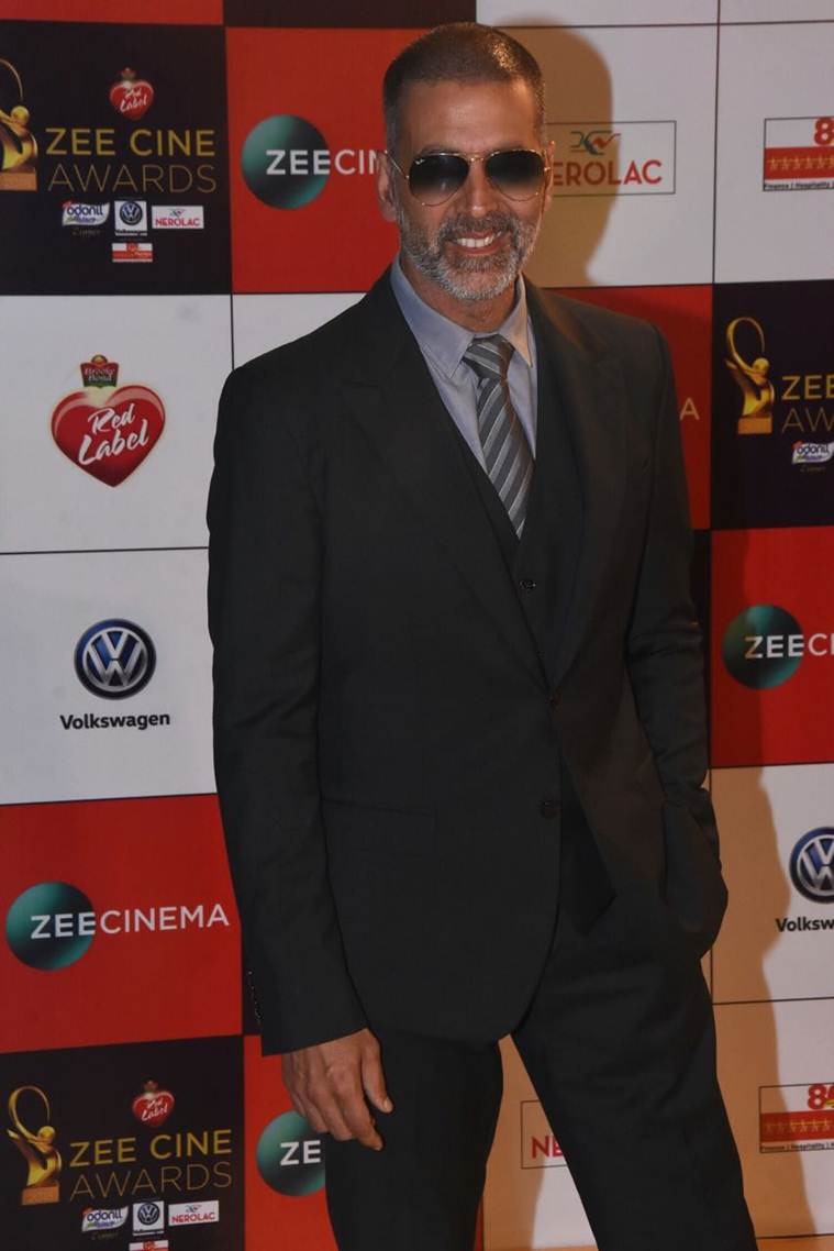 akshay kumar at zee cine awards 2018