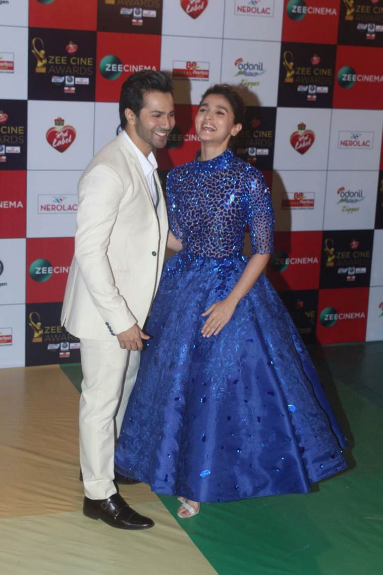 varun dhawan alia bhatt at zee cine awards 2018