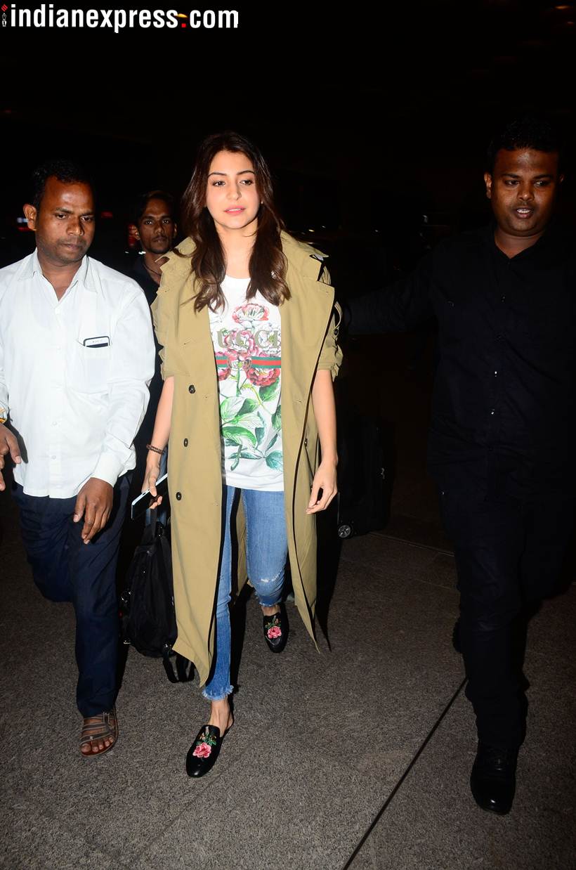 anushka sharma flies to italy