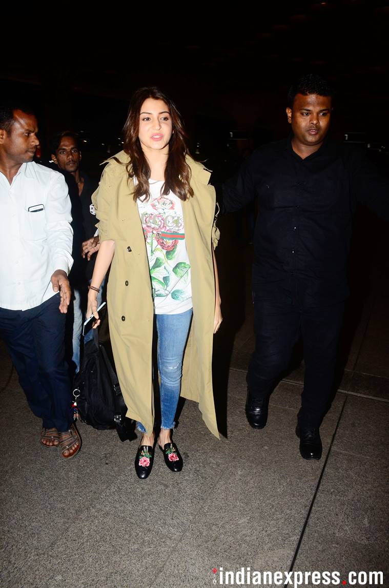 5 Lessons To Learn From Anushka Sharma's Airport Style!