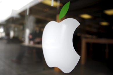 Apple devices, Apple App Store, iOS, Apple iPhones, macOS, Apple iPads, Intel processors, Microsoft, ChromeOS, Google Play Store, Snapchat, Twitter, Microsoft Surface tablets
