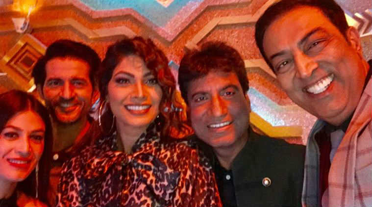 Vindu Dara Singh, Hiten Tejwani, Lopamudra Raut and Raju Srivastav join  Bandgi Kalra in Entertainment Ki Raat, see photos | Entertainment News,The  Indian Express