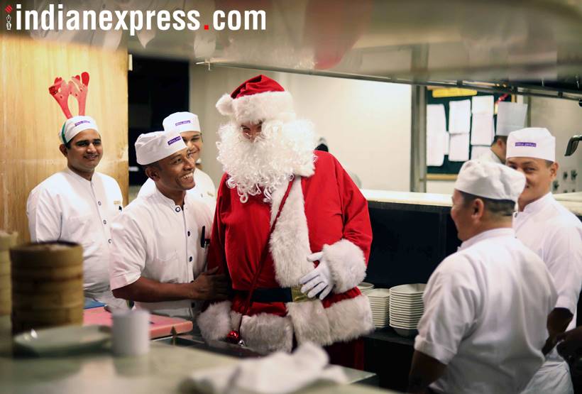 Christmas, Christmas 2017, Xmas, Christmas Santa Claus, Xmas Santa Claus, Santa Claus, Santa Claus gets ready, Christmas preparations, how Santa Claus gets ready, indian express, indian express news