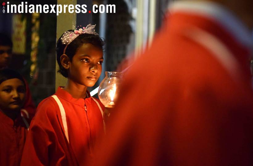 christmas, christmas 2017, christmas photos, merry christmas, christmas images, christmas celebration, christmas mass, christmas eve celebrations, indian express