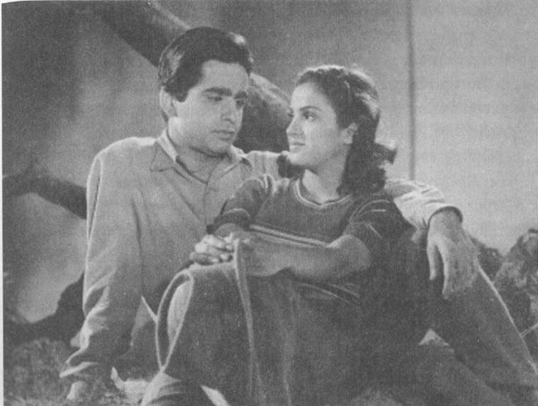 Dilip Kumar was linked to several actresses including Kamini Kaushal, Madhubala and Vyjayanthimala. He finally married Saira Banu.