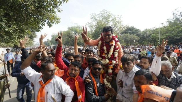 gujarat election results photos, gujarat results photos, rahul gandhi pictures, narendra modi pictures, bjp images, congress pics, hardik patel photos, gujarat results pictures, gujarat elections photos, indian express