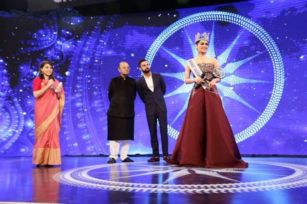 Manushi Chhillar, Virat Kohli, Arun Jaitley, Rajkummar Rao, Adar Poonawalla, Ravi Shastri, Kidambi Srikanth, CNN IBN Indian of the Year Awards 2017, Indian of the Year Awards 2017, Mnaushi Chhillar at Indian of the Year Awards, Virat Kohli at Indian of the Year Award, Manushi Chhillar news, Manushi Chhillar latest news, Manushi Chhillar photos, Manushi Chhillar latest photos, Manushi Chhillar pictures, Manushi Chhillar latest pictures, Manushi Chhillar fashion, Manushi Chhillar style, Manushi Chhillar in gown, Manushi Chhillar in Monisha Jaisingh, celeb fashion, bollywood fashion, celeb news, Bollywood news, indian express, indian express news