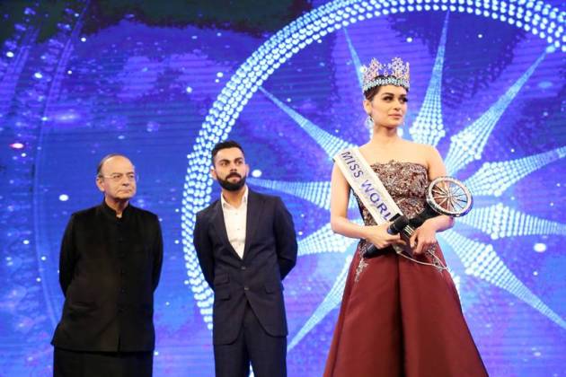 Manushi Chhillar, Virat Kohli, Arun Jaitley, Rajkummar Rao, Adar Poonawalla, Ravi Shastri, Kidambi Srikanth, CNN IBN Indian of the Year Awards 2017, Indian of the Year Awards 2017, Mnaushi Chhillar at Indian of the Year Awards, Virat Kohli at Indian of the Year Award, Manushi Chhillar news, Manushi Chhillar latest news, Manushi Chhillar photos, Manushi Chhillar latest photos, Manushi Chhillar pictures, Manushi Chhillar latest pictures, Manushi Chhillar fashion, Manushi Chhillar style, Manushi Chhillar in gown, Manushi Chhillar in Monisha Jaisingh, celeb fashion, bollywood fashion, celeb news, Bollywood news, indian express, indian express news