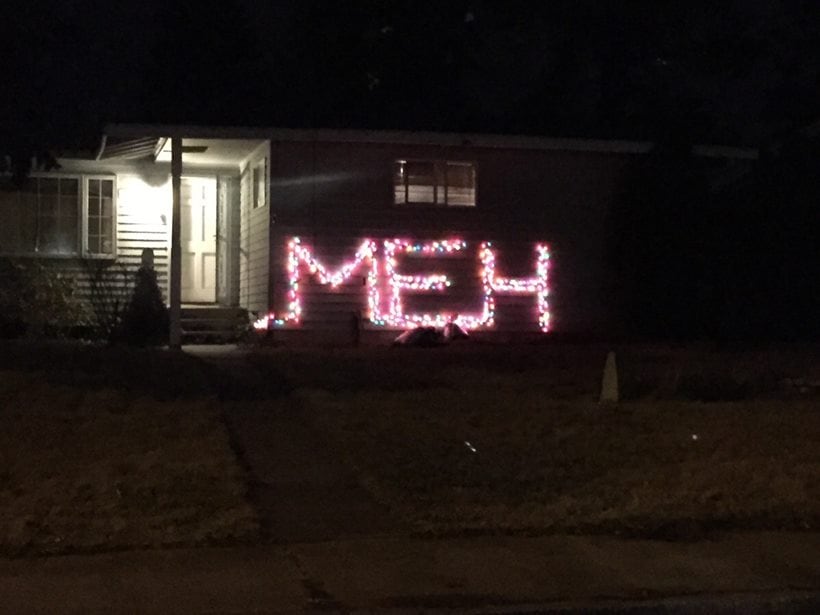 christmas, christmas decoration, lazy christmas decoration, bad christmas decoration, worst christmas decoration, merry christmas, funny christmas decoration, christmas tree photos, christmas decoration photo