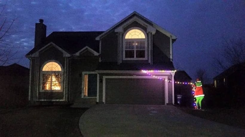 christmas, christmas decoration, lazy christmas decoration, bad christmas decoration, worst christmas decoration, merry christmas, funny christmas decoration, christmas tree photos, christmas decoration photo
