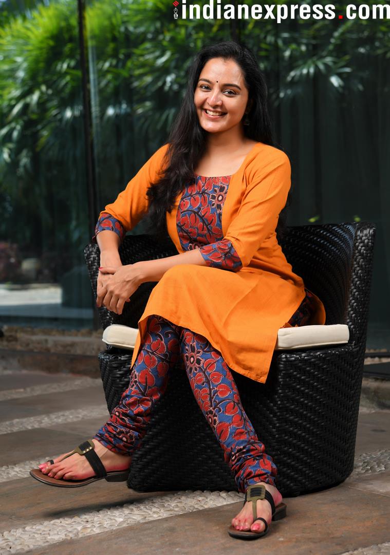 manju-warrier-s-car-chased-by-fan-what-thunivu-actress-does-next-will
