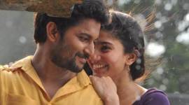 middle class abbayi mca film review