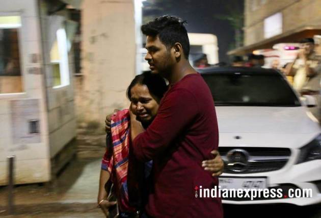 mumbai fire, mumbai fire photos, london taxi bar fire, mumbai bar fire images, lower parel fire pictures, mumbai taxi bar fire pics, mumbai fire latest pics, kamala hills fire photos, indian express