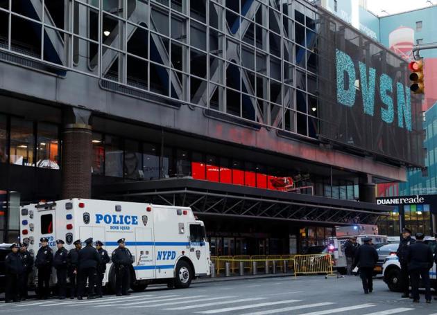 new york city photos, new york explosion photo, manhattan images, bus terminal explosion images, port authority bus terminal pics, new york city police dept, nypd pictures, ny attacker photos, indian express