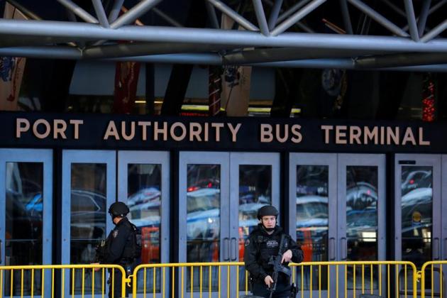 new york city photos, new york explosion photo, manhattan images, bus terminal explosion images, port authority bus terminal pics, new york city police dept, nypd pictures, ny attacker photos, indian express