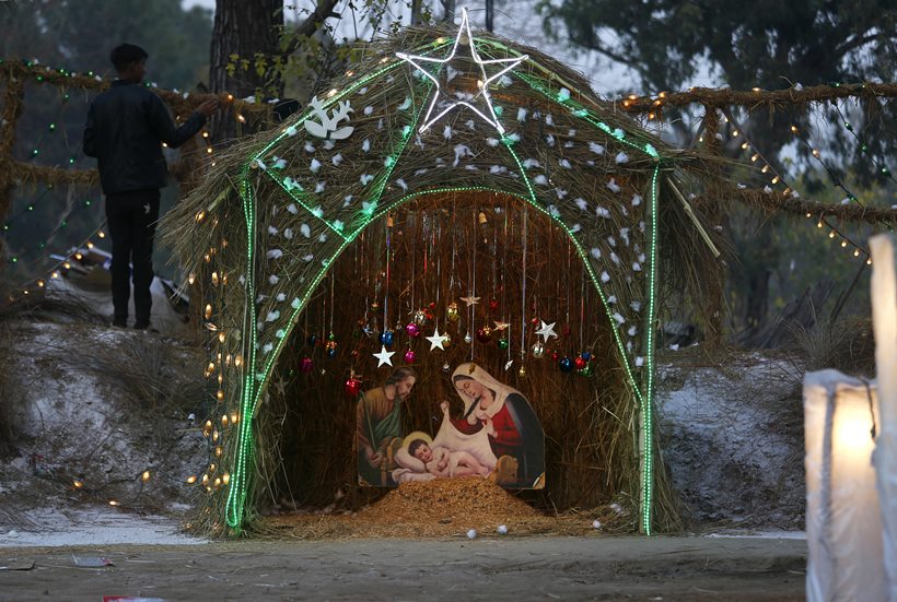 christmas, christmas 2017, merry christmas, christmas photos, christmas images, christmas celebration, christmas mass, christmas eve celebrations, indian express