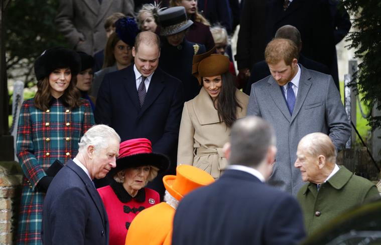 meghan markle prince harry christmas dinner photos