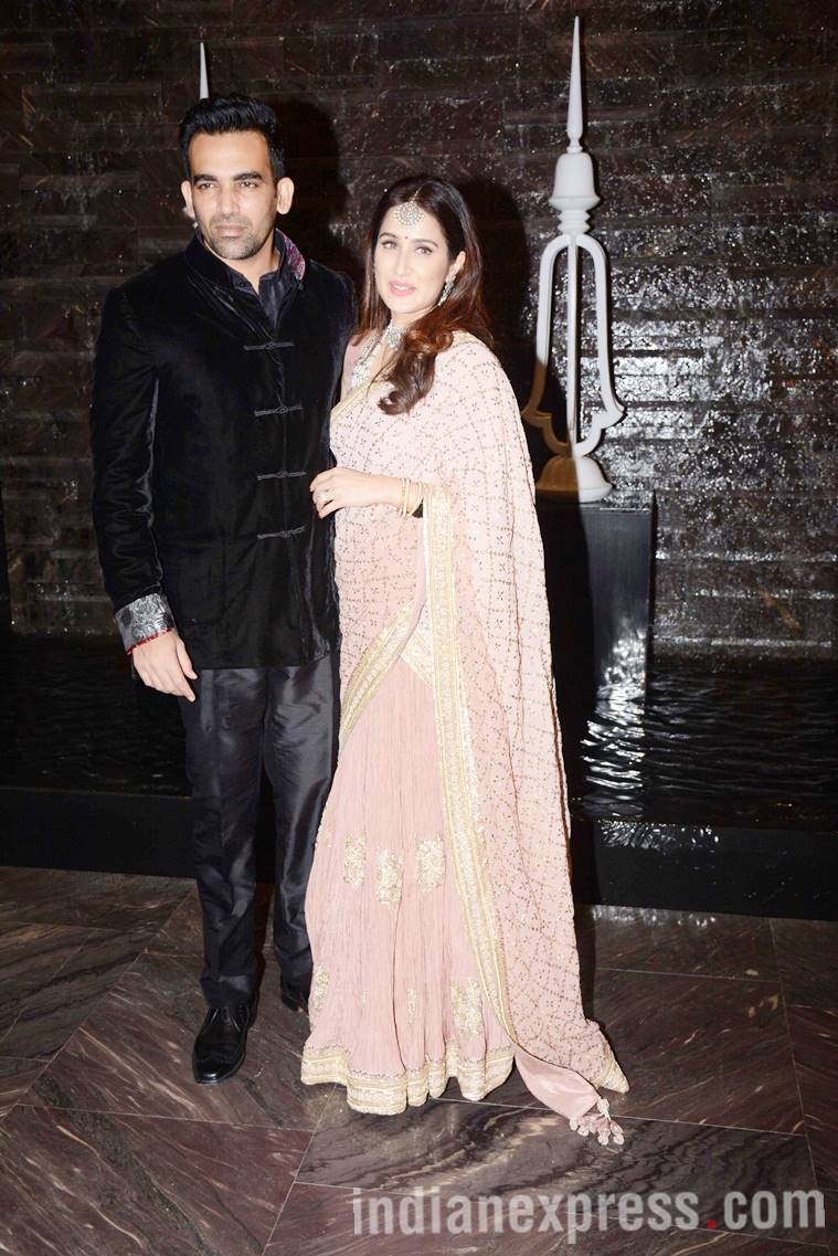 Kareena Kapoor Khan, Anushka Sharma, Kangana Ranaut, Sagarika Ghatge, Shraddha Kapoor, Jhanvi Kapoor, Shilpa Shetty, blush pink lehenga, blush pink saris, blush pink salwar, Kareena Kapoor Khan pink salwar, Anushka Sharma pink lehenga, Sabyasachi, Anushka Sharma Sabyasachi, Kangana Ranaut pink sari, Sagarika Ghatge pink sari, Shraddha Kapoor pink lehenga, Jhanvi Kapoor pink lehenga, Shilpa Shetty pink sari, celeb fashion, bollywood fashion, indian express, indian express news