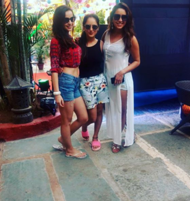 Bharti Singh Haarsh Limbachiyaa pool party photos