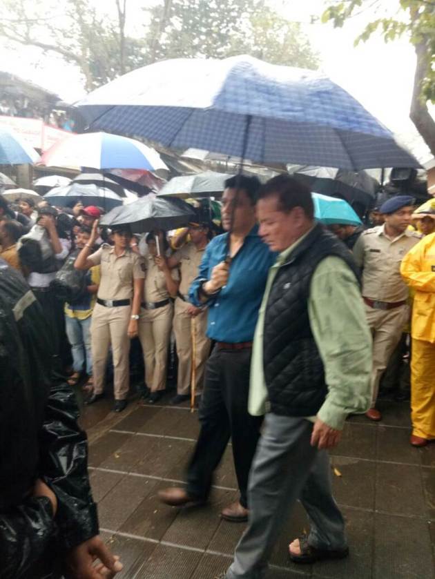 salim khan at shashi kapoor funeral